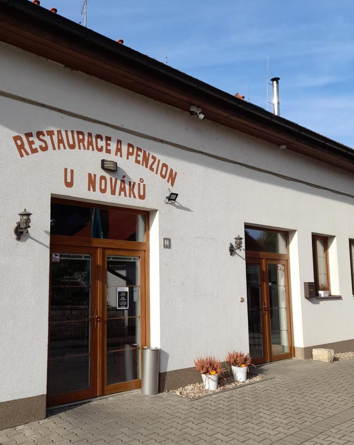 Penzion A Restaurace U Novaku Bítovany Buitenkant foto